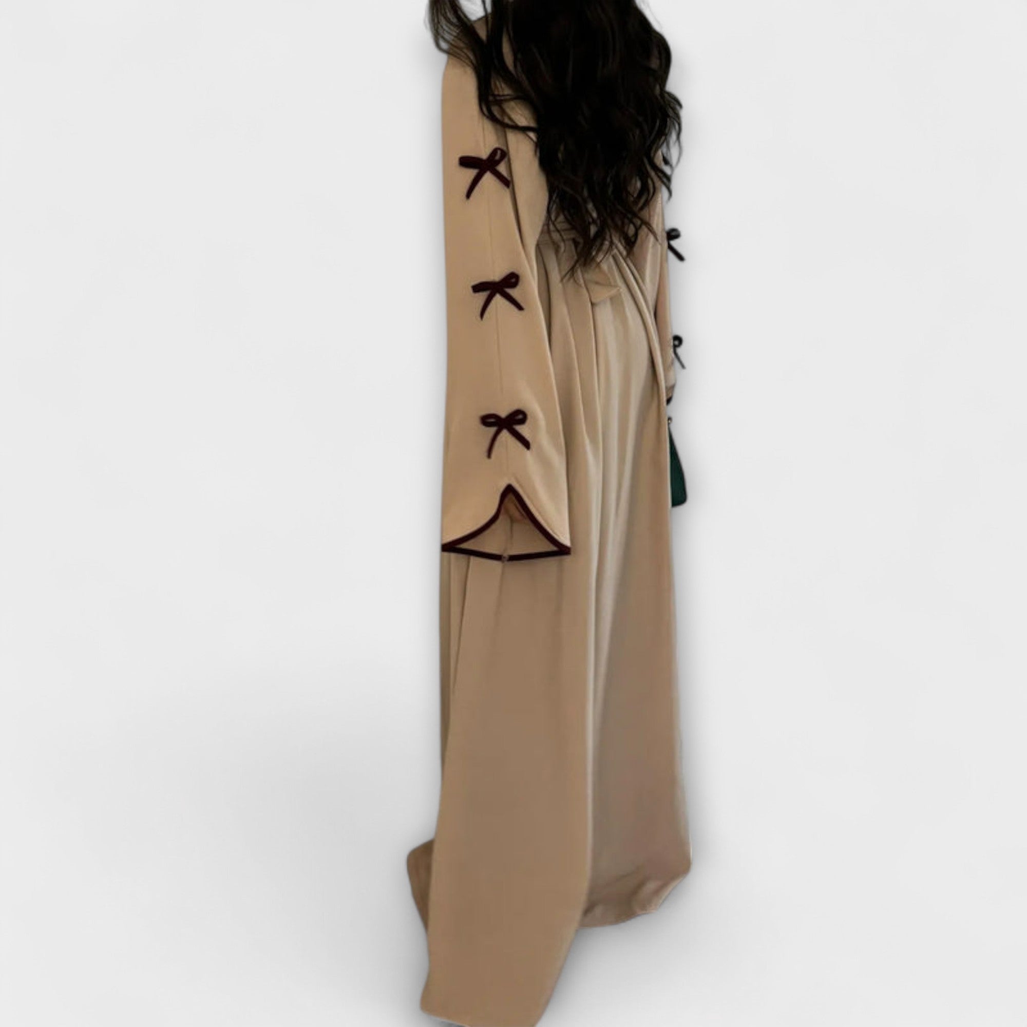 Стилен Кардиган и Рокля в Комбинация с Рейстра Декорация