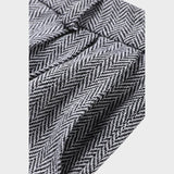 Каролина – Мощен Триделен Костюм