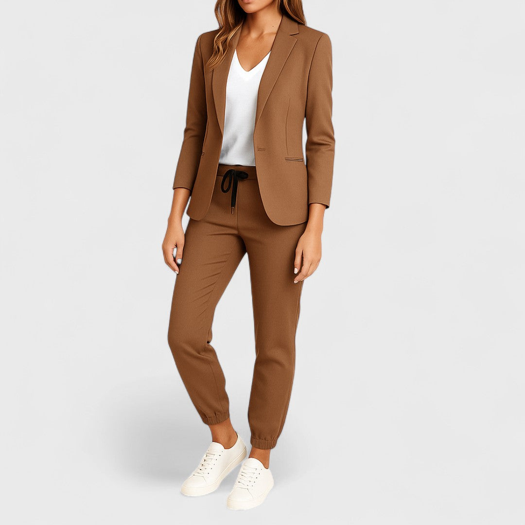 Мария – Елегантен дамски костюм с модерен силует