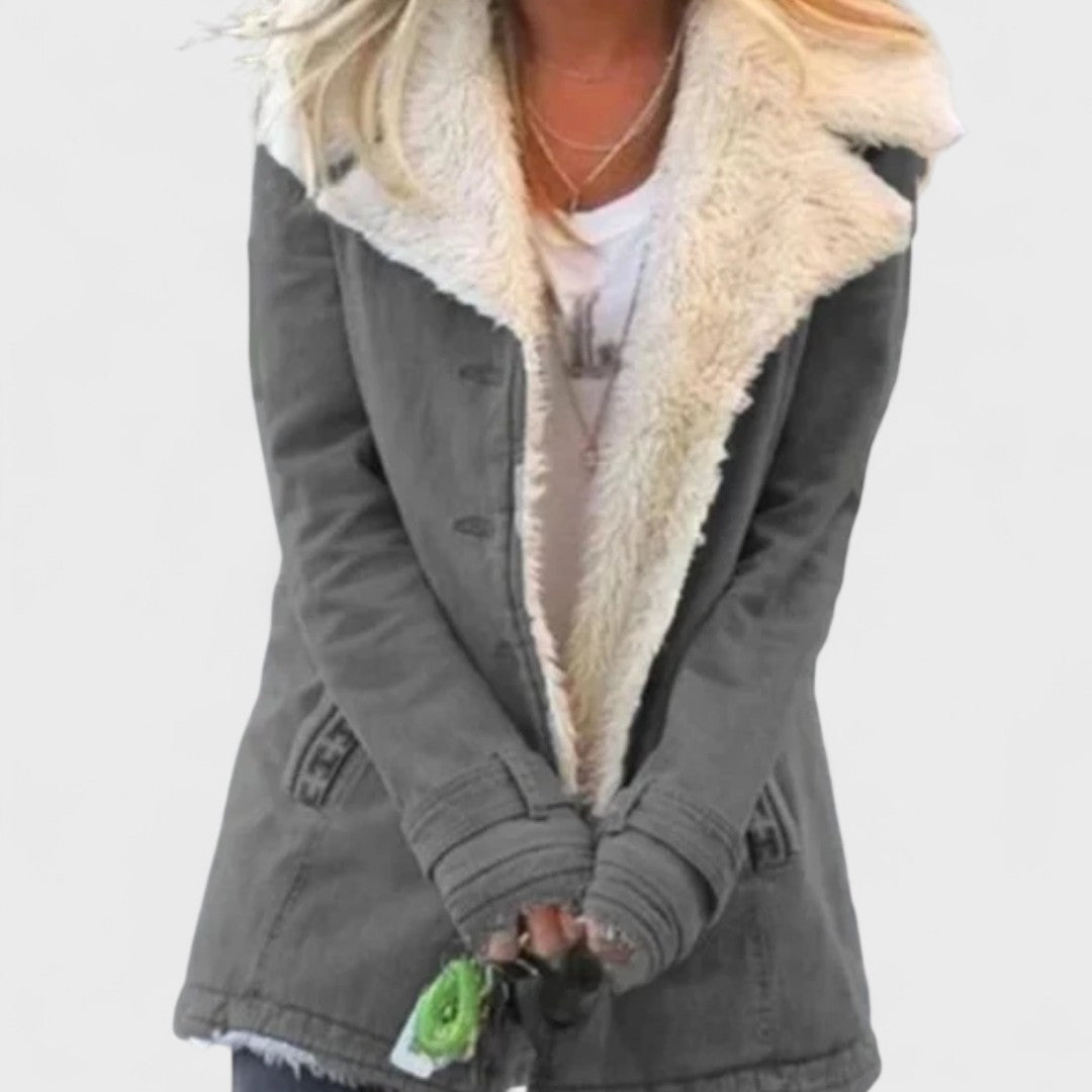 Десислава – Елегантно дамско палто