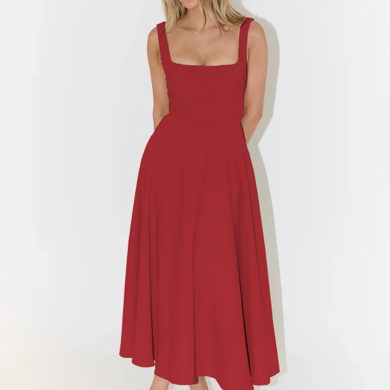 Елегантна Миди Рокля с Романтична Линия