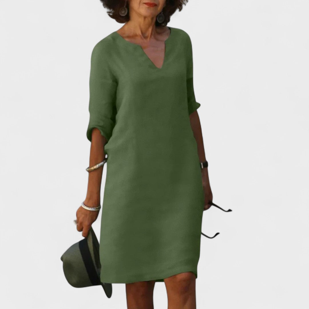 Лана - Рокля с V-образно деколте