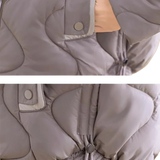 Стефания – Топла дамска зимна яка с качулка и стегнат дизайн