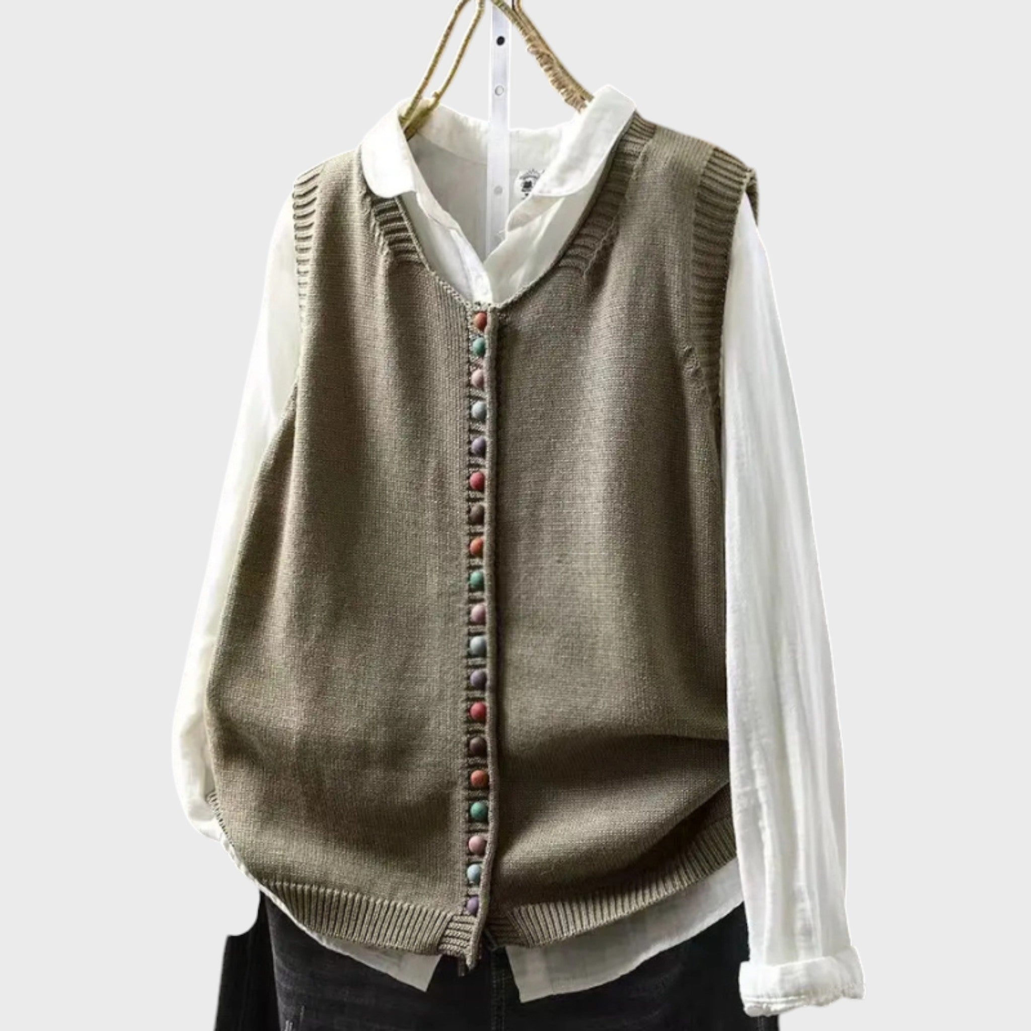 София – Елегантна жилетка с декоративни копчета