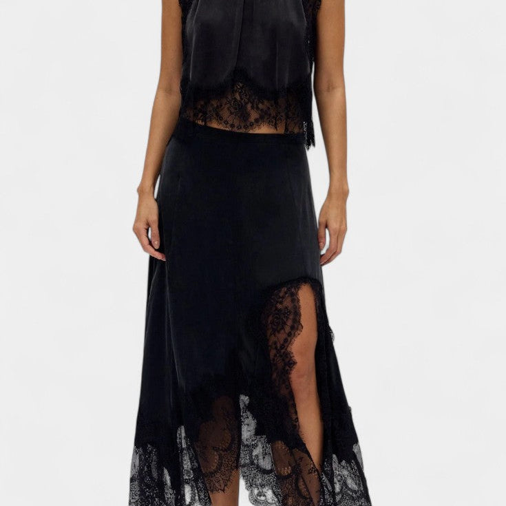 Нада Миди Пола с Дантелени Детайли и Асиметричен Подгъв