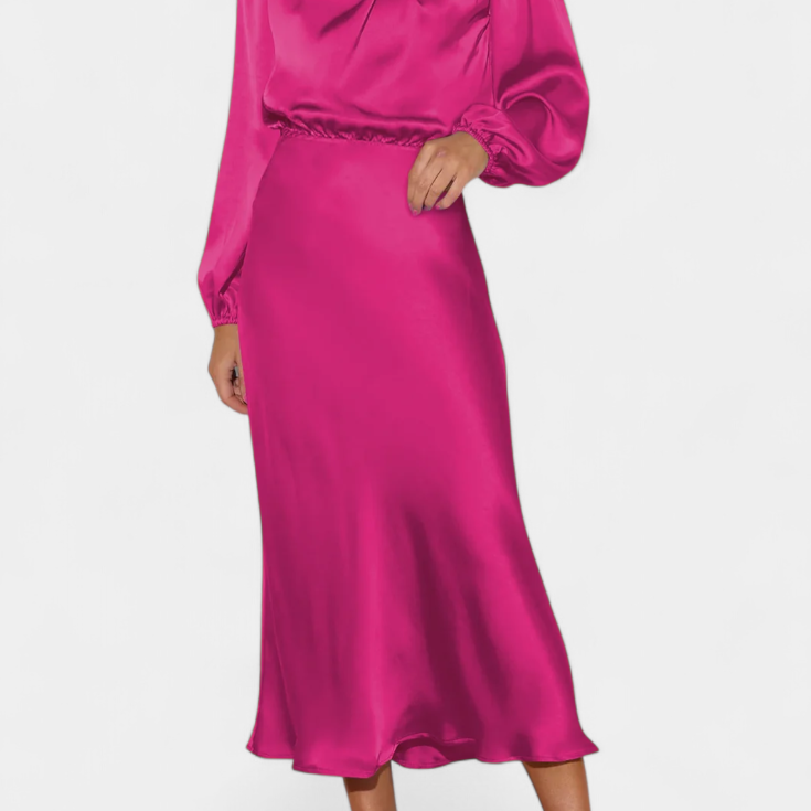 Мария Макси Рокля с Висок Яка и Цветни Детайли